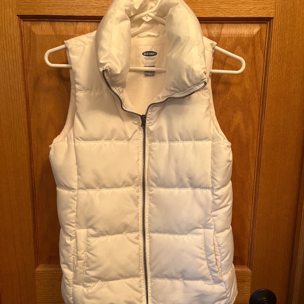 Old Navy Puffer vest